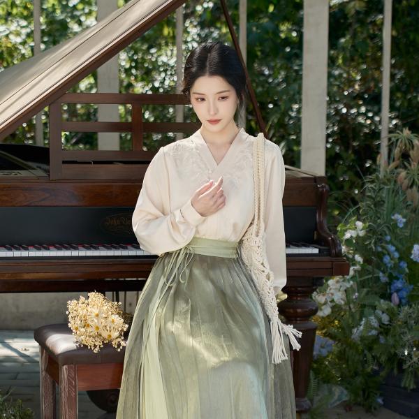 レディース漢服　清水溪【枫白茶清】