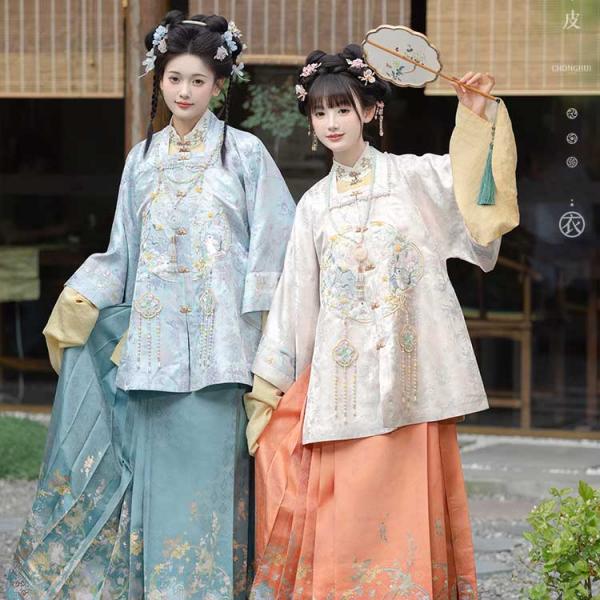 明制刺繍レディース漢服 【重回汉唐盈盈月】