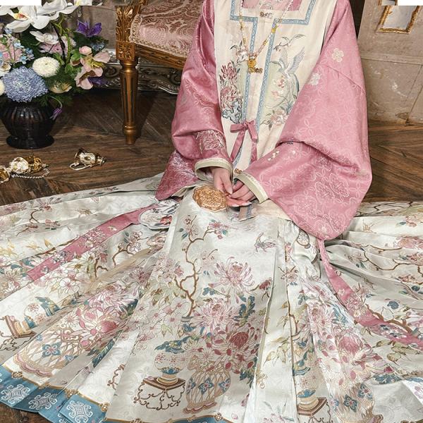 明制漢服 レディース漢服　远山乔【霜晴缀粉】