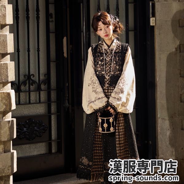 レディース漢服　十三余[金墨松烟]