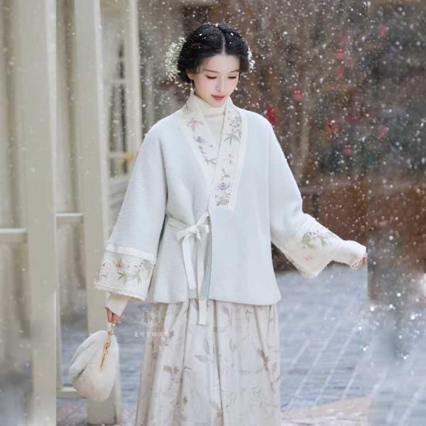 明制レディース漢服　　一衿香 清水溪