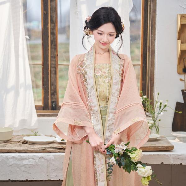 重工刺繍が映える、春の女性用宋風漢服セット 十三余[胭脂柳]