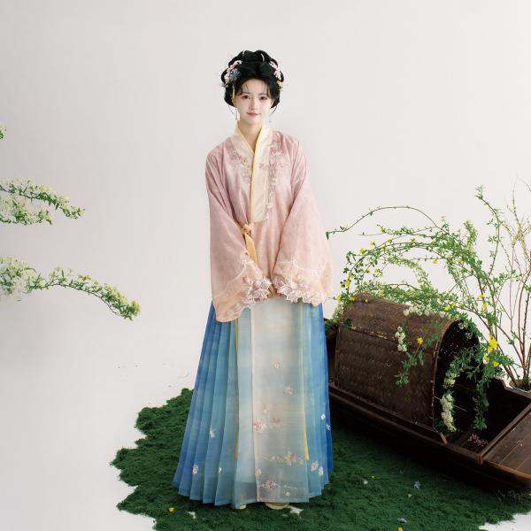 花柄刺繍漢服　静还决 水色湖光