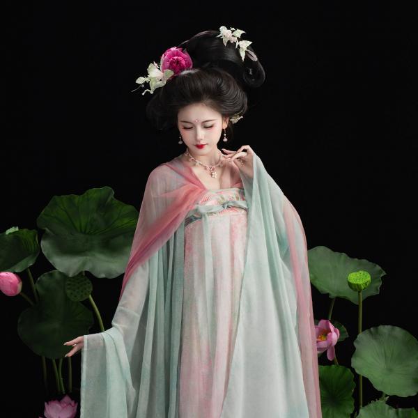 漢服復元・唐制　　山迟【芙蕖】