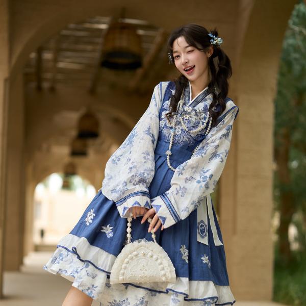 刺繍漢服 十三余[青花镜]